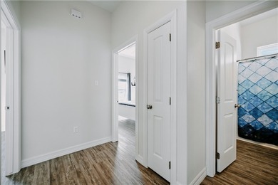 Being sold fully furnished and ready to go. Short term rentals - photo 12