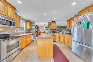 Effortless one-level living on over two acres in this - photo 14