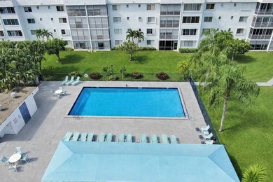 Great 1.444 sf unit on first floor 2/2 plus a bonus room, that - photo 27