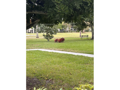 Great 1.444 sf unit on first floor 2/2 plus a bonus room, that - photo 30