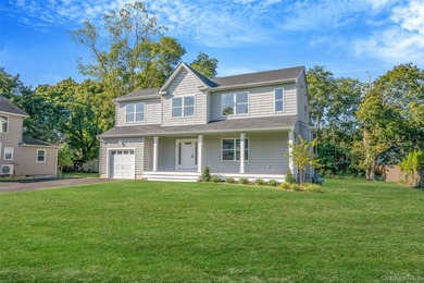 Merritts Pond Home For Sale in Riverhead New York