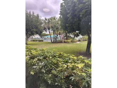 Great 1.444 sf unit on first floor 2/2 plus a bonus room, that - photo 36