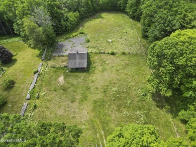 A DRILLED WELL, A COMPLETE 6 BEDROOM SEPTIC SYSTEM, A HORSE BARN - photo 7