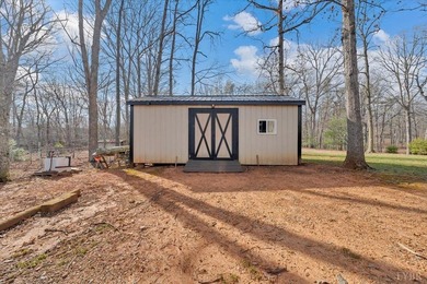 Effortless one-level living on over two acres in this - photo 38