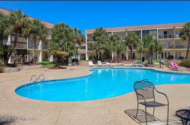 Beautiful 2 bedroom 2 bathroom, FULLY FURNISHED, TURNKEY condo - photo 1