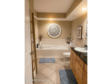 Beautiful 2 bedroom 2 bathroom, FULLY FURNISHED, TURNKEY condo - photo 4