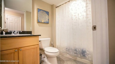 Beautiful 2 bedroom 2 bathroom, FULLY FURNISHED, TURNKEY condo - photo 6