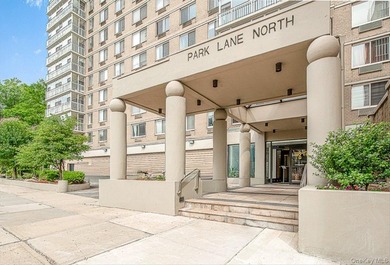 Sun-Filled 1-Bedroom + Office Corner Unit in Forest Hills Bright - photo 1