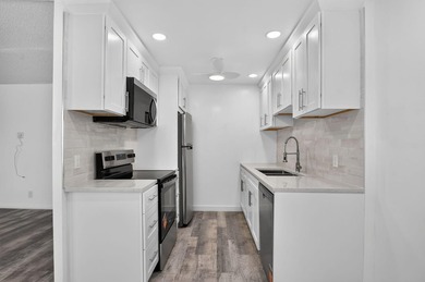 Welcome home! This freshly renovated, 3rd-floor 2-bed, 1.5-bath - photo 3