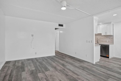 Welcome home! This freshly renovated, 3rd-floor 2-bed, 1.5-bath - photo 8
