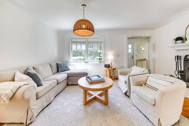 Set on 1.7 acres just minutes from East Hampton Village Main - photo 14