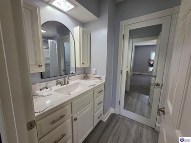 Motivated Seller! One Year Home Warranty! Welcome to 102 Regency - photo 19