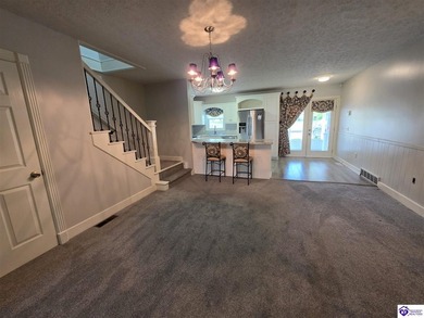 Motivated Seller! One Year Home Warranty! Welcome to 102 Regency - photo 23