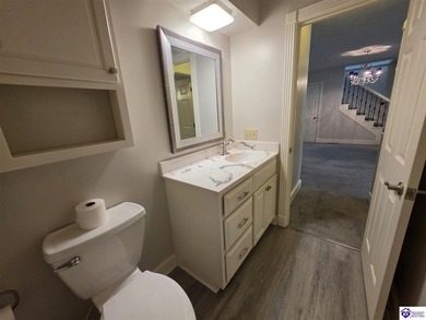Motivated Seller! One Year Home Warranty! Welcome to 102 Regency - photo 27