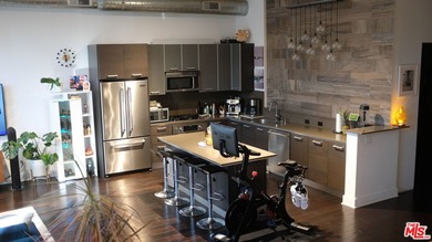 Welcome to Steel Lofts, one of the Marina Arts District's most - photo 1