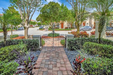 Modern, Move-In Ready Townhome in Central Park - Low HOA, Prime - photo 3