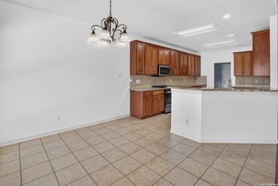 Beautifully maintained single-story home offering 2,400 sq. ft - photo 11