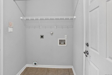 Beautifully maintained single-story home offering 2,400 sq. ft - photo 30