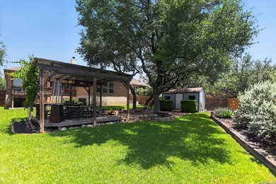 Beautifully maintained single-story home offering 2,400 sq. ft - photo 36