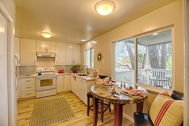 Peaceful, tucked away townhome just minutes from the Santa Cruz - photo 10
