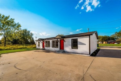 Lake Home For Sale in Seven Points, Texas