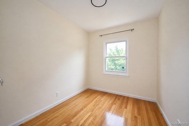 Welcome to this beautifully updated semi-detached single-family - photo 12