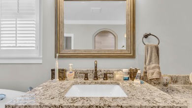 Stunning, Custom built, sprawling one-Level FULL brick & stone - photo 13