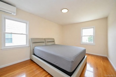 Welcome to this beautifully updated semi-detached single-family - photo 14