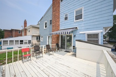 Welcome to this beautifully updated semi-detached single-family - photo 20