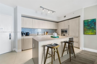 Come see this beautiful apartment with stunning ocean views in a