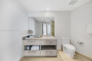 Come see this beautiful apartment with stunning ocean views in a