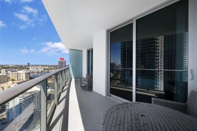 Come see this beautiful apartment with stunning ocean views in a