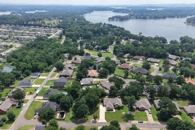 Elegant Cliffwood Estates Retreat With Extra Lot & Exclusive - photo 49