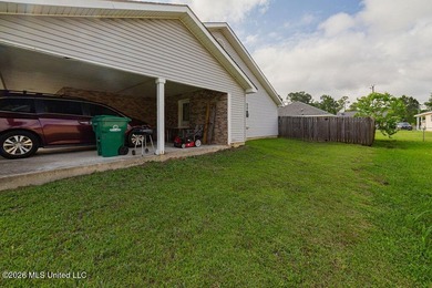 Nice 3b/2b home with a big, fenced backyard. Great floor plan - photo 2