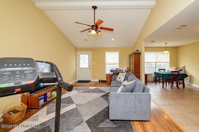 Nice 3b/2b home with a big, fenced backyard. Great floor plan - photo 6