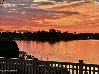 Experience breathtaking morning sunrises and dramatic, sweeping - photo 11