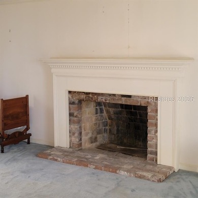 One of the last remaining legacy waterfront estates in Bluffton - photo 14