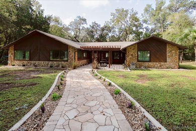 Withlacoochee River Home For Sale in Inglis Florida