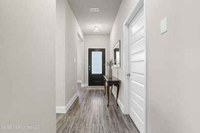 Beautifully maintained home in the sought-after South Pointe - photo 6