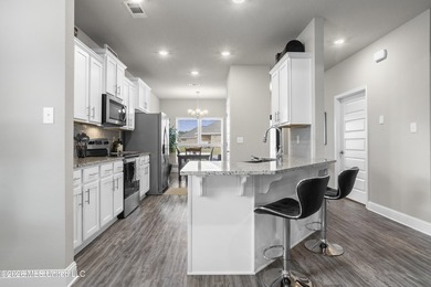 Beautifully maintained home in the sought-after South Pointe - photo 10