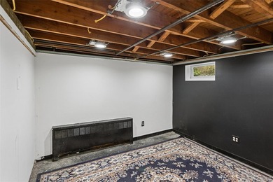Welcome to 2877 Calvin, a classic cape style residence nestled - photo 28