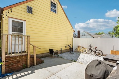 Welcome to 2877 Calvin, a classic cape style residence nestled - photo 29