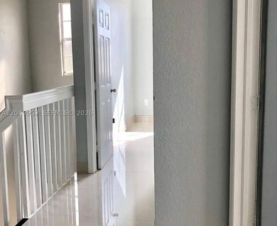 Beautiful and spacious two-story home built in 2005, featuring 4 - photo 10