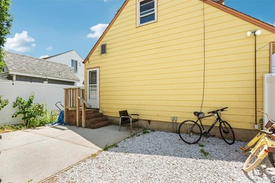 Welcome to 2877 Calvin, a classic cape style residence nestled - photo 30
