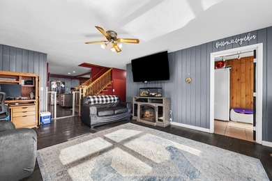 Expansive Contemporary Loaded With Possibilities Including