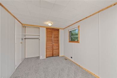 Welcome home to this beautifully updated 2 bedroom and 1 bath - photo 11
