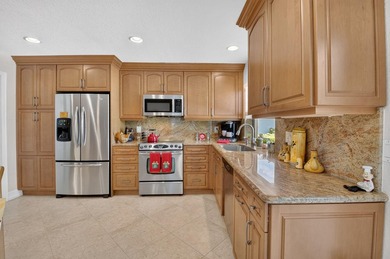Welcome to this immaculate three-bedroom, two-bathroom - photo 12