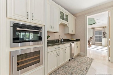 Exquisite 12-Acre Plantation-Style Estate with Private Hangar in - photo 13