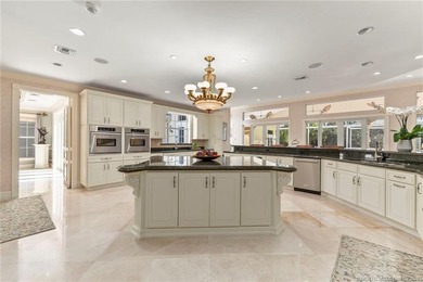 Exquisite 12-Acre Plantation-Style Estate with Private Hangar in - photo 14
