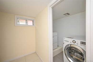 This charming home features 3 bedrooms and 2 full bathrooms - photo 16
